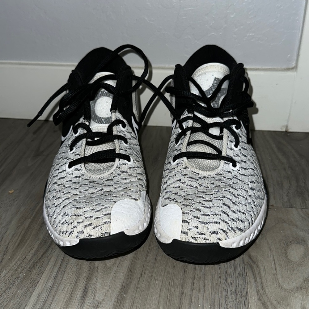 Nike Men's Size 9.5 KD Trey 5 VIII Basketball Shoes - Picture 1 of 6